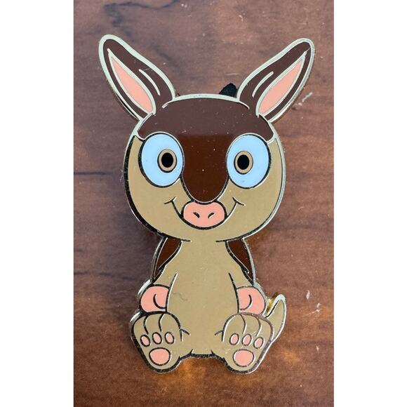 Garyvee Veefriends Road to Veecon Articulate Armadillo Core Pin Multiple Availab - Picture 1 of 7